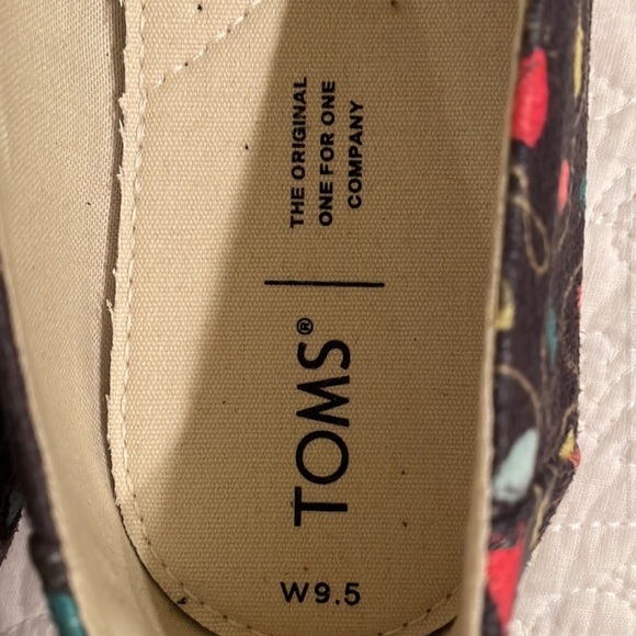 NWT Toms Forged Iron Tree Christmas Lights Print Belmont Shoe in size 9.5 - Picture 5 of 5